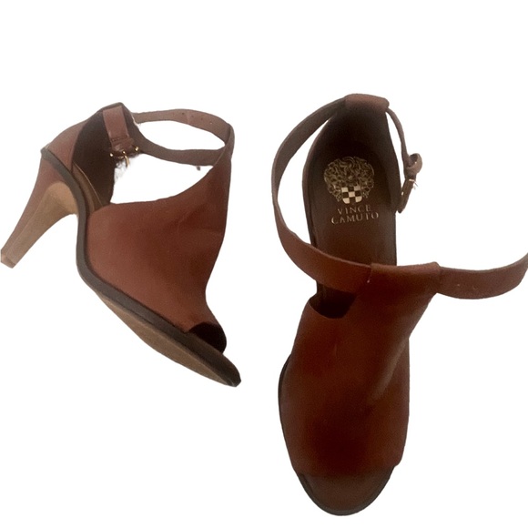 Vince Camuto Frasper Buckle T-Strap Heeled Sandals - Picture 1 of 6